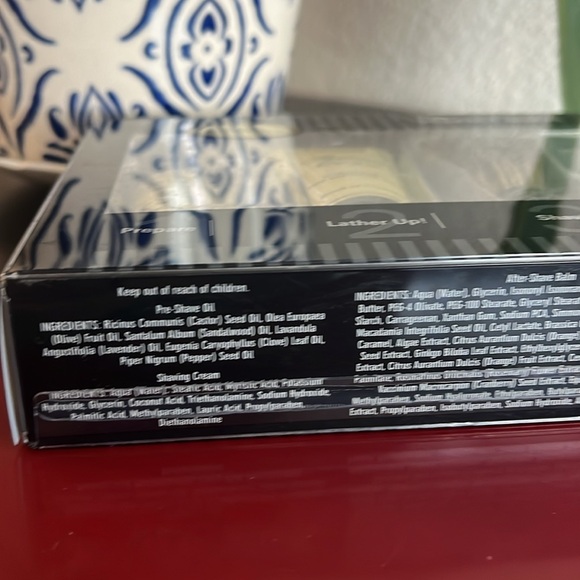 Art of Shaving Kit - Picture 3 of 5